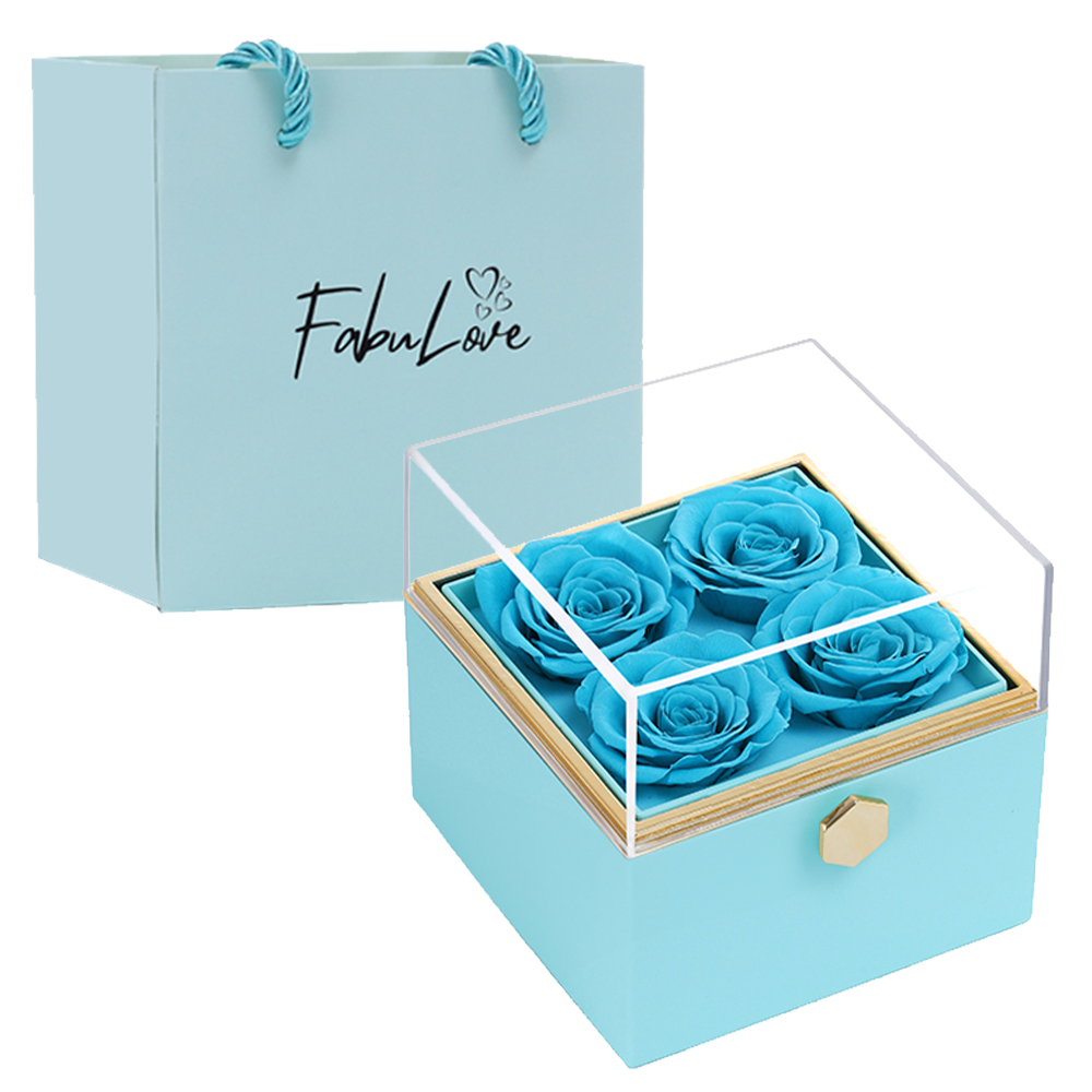 Collar de corazones grabados en caja de rosa eterna